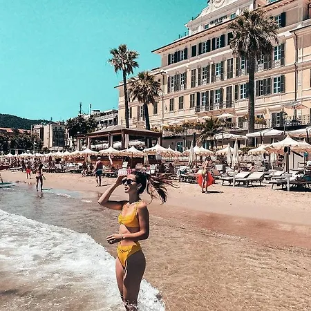 Art Deco' Beach Close Grand Appartement *